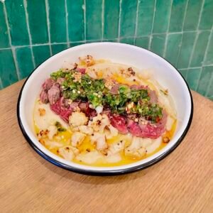 Bavette sauce Chimichurri et purée de chou-fleur grillé