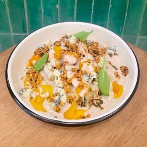 Gnocchis sauce au gorgonzola et butternut, granola de graines