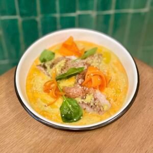 Dorade sauce curcuma citron et purée de carottes
